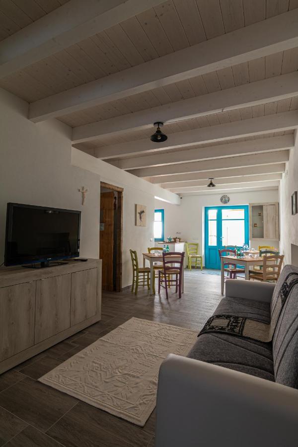 Bed and Breakfast La Vecchia Dimora Marrubiu Екстер'єр фото