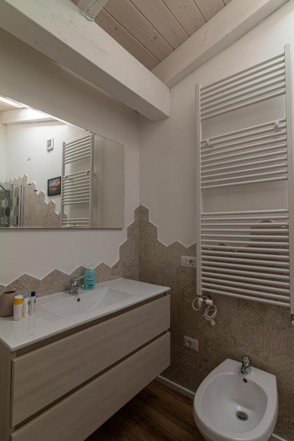 Bed and Breakfast La Vecchia Dimora Marrubiu Екстер'єр фото