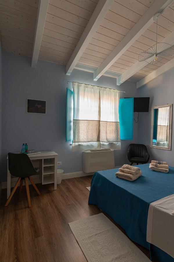 Bed and Breakfast La Vecchia Dimora Marrubiu Екстер'єр фото
