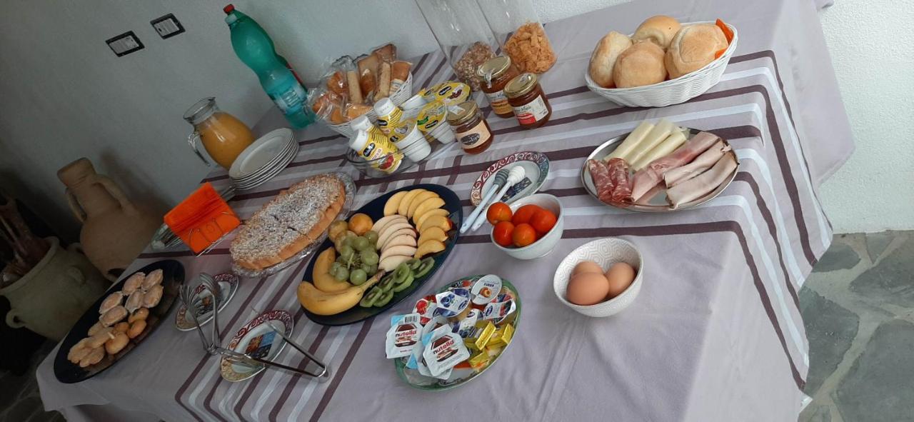 Bed and Breakfast La Vecchia Dimora Marrubiu Екстер'єр фото